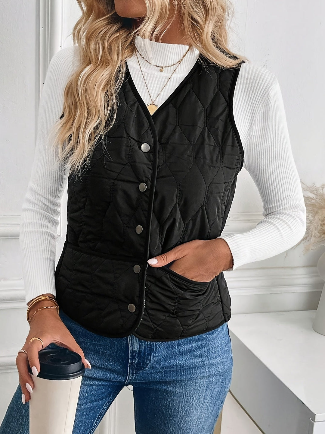 Tallulah reversible quilted gilet with sherpa lining – image 4