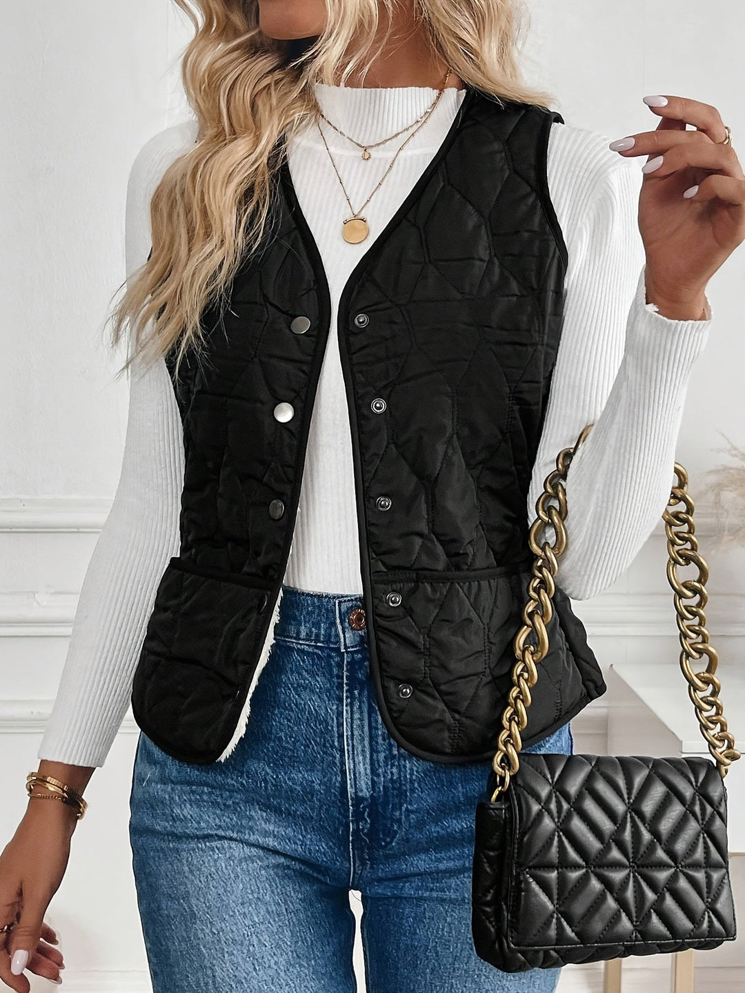 Tallulah reversible quilted gilet with sherpa lining – image 5