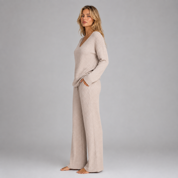 Naomi ribbed knit v neck lounge set – image 3