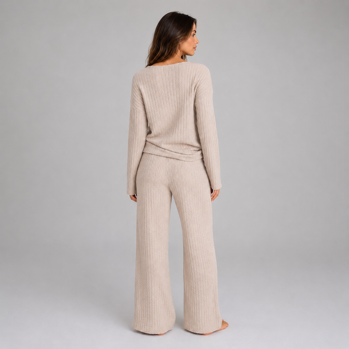 Naomi ribbed knit v neck lounge set – image 2