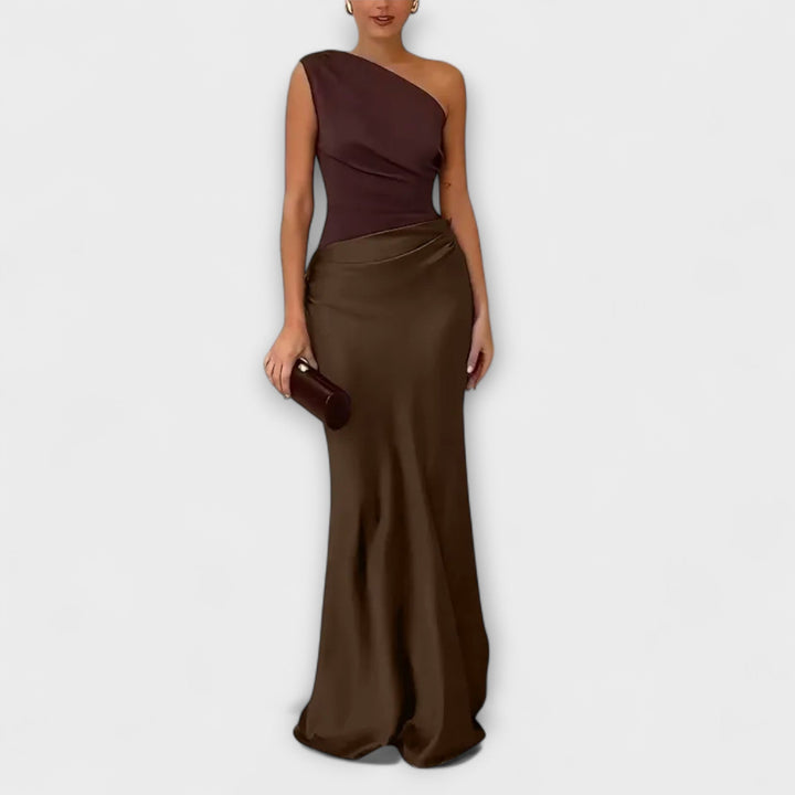 Harriette one shoulder pleated maxi dress – image 4