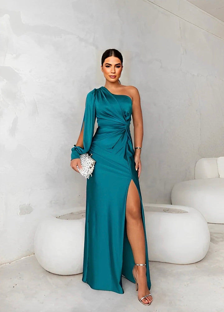 Hafwen one shoulder maxi dress with front slit – image 4