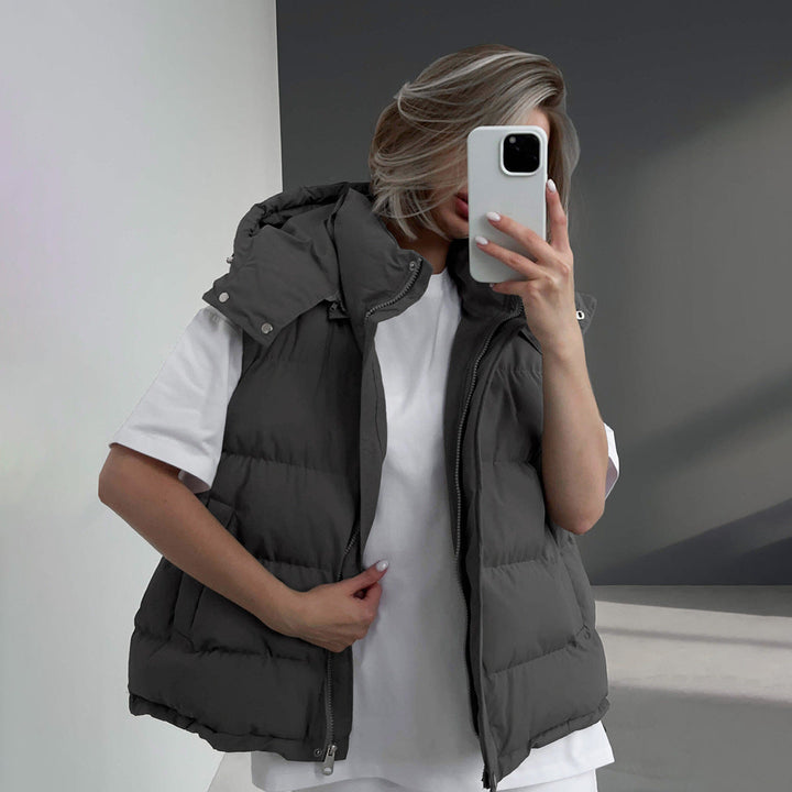 Clementina quilted gilet with detachable hood – image 2