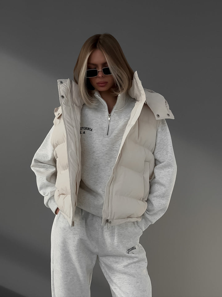 Clementina quilted gilet with detachable hood – image 7