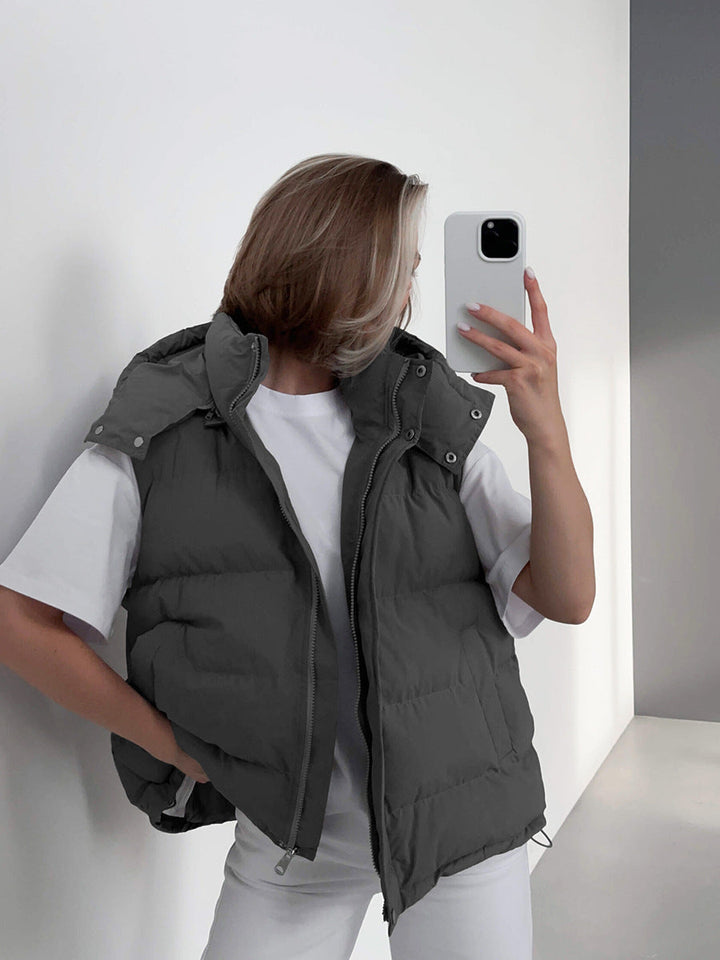 Clementina quilted gilet with detachable hood – image 6