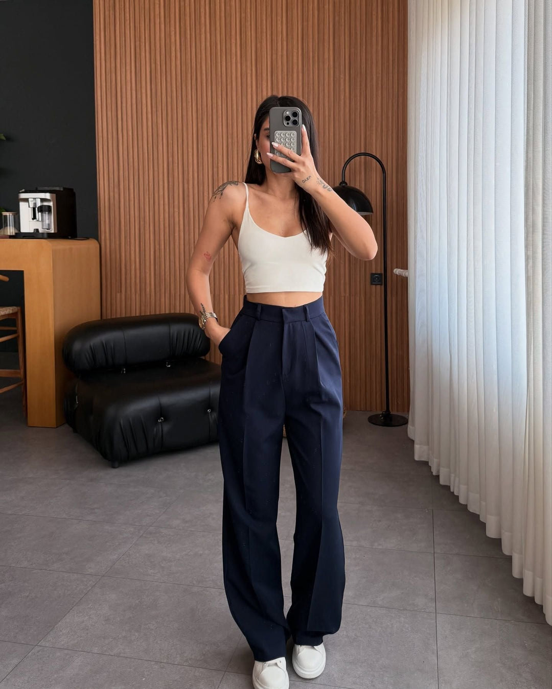 Blodwen straight leg trousers with high waist – image 7