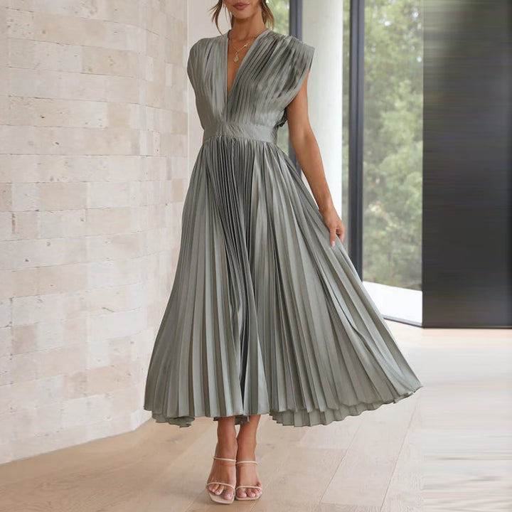Maya V neck pleated midi dress with tie back – image 11