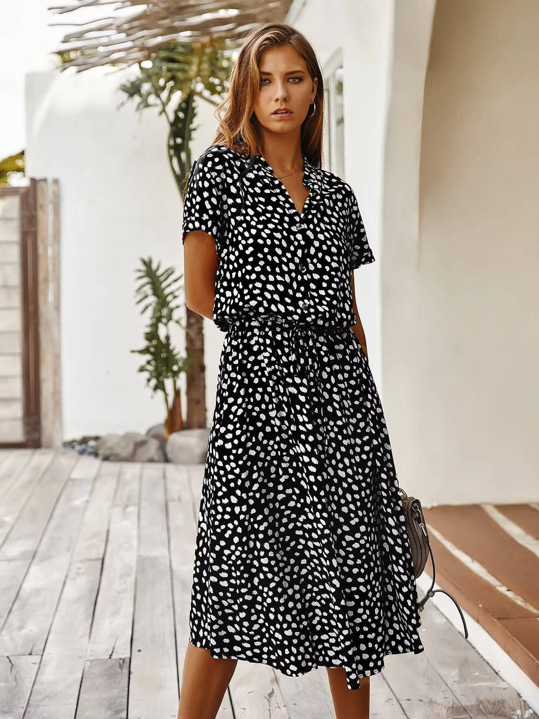 Elsie button front midi dress with tie waist – image 9