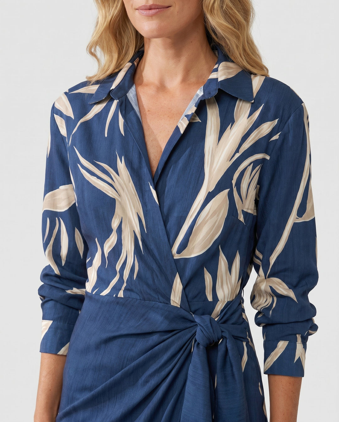 Coralie leaf print long sleeve wrap maxi dress – image 10